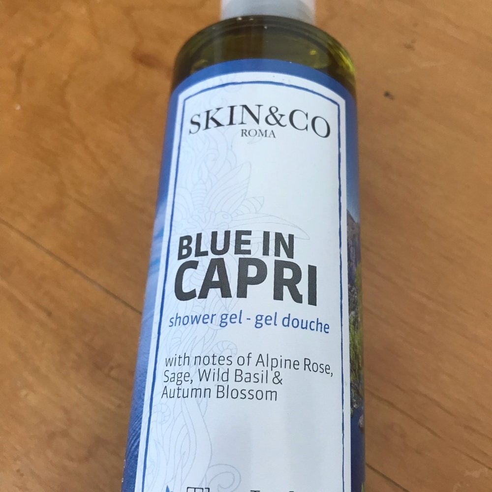 Skin & Co blue in Capri shower gel